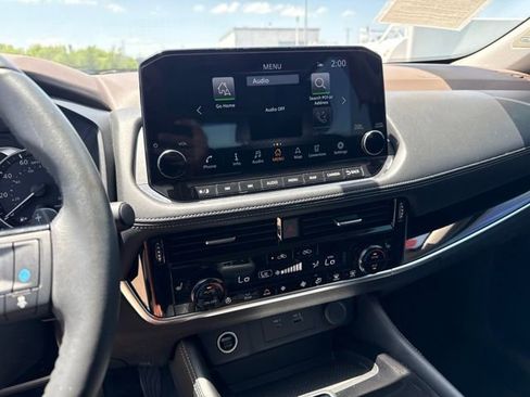 Used 2023 Nissan Rogue SL w/ SL Premium Package FWD image 15