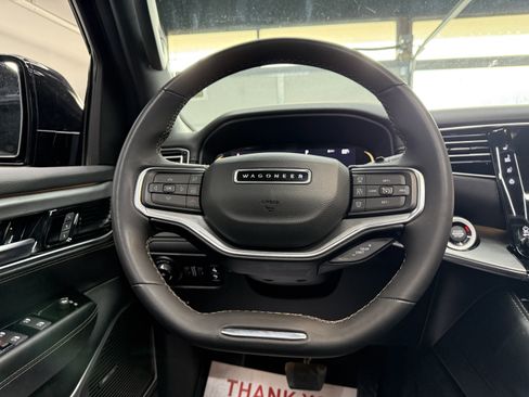 Used 2023 Jeep Wagoneer Series II image 18