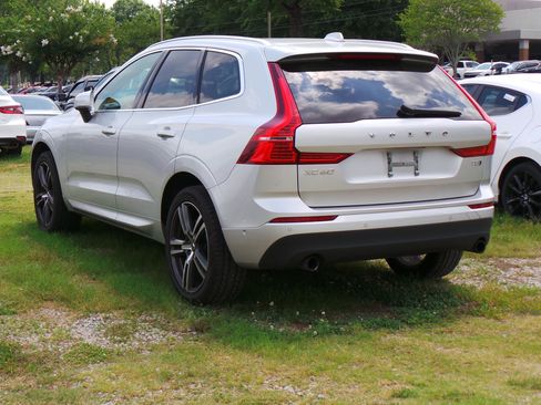 Used 2019 Volvo XC60 T5 Momentum w/ Premium Package AWD/4WD image 3