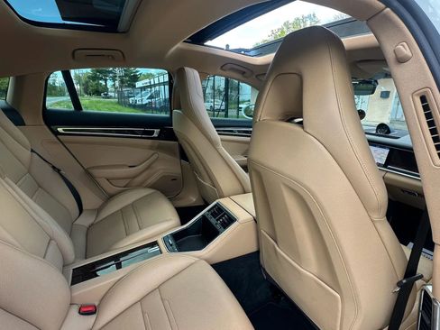 Used 2018 Porsche Panamera 4 AWD/4WD image 32