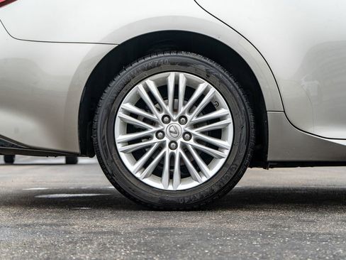 Used 2016 Lexus ES 350 w/ Accessory Package 2 image 9