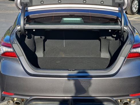 Used 2021 Toyota Camry XSE image 11