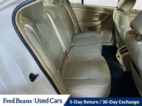 Used 2018 Ford Taurus SE FWD image 13