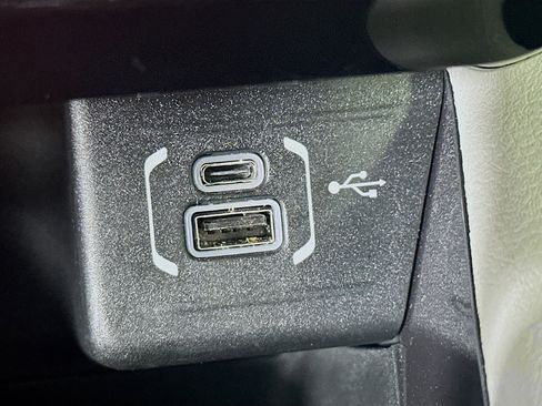 Used 2023 Jeep Compass Latitude w/ Convenience Group AWD/4WD image 25