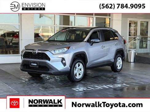 Used 2019 Toyota RAV4 XLE w/ Carpet Mat Package image 1