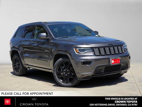 Used 2020 Jeep Grand Cherokee Altitude RWD image 1