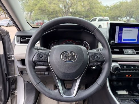 Used 2024 Toyota RAV4 XLE Premium image 8