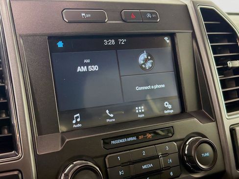 Used 2018 Ford F150 XLT w/ Equipment Group 302A Luxury AWD/4WD image 19