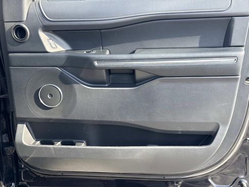 Used 2024 Ford Expedition XLT image 23