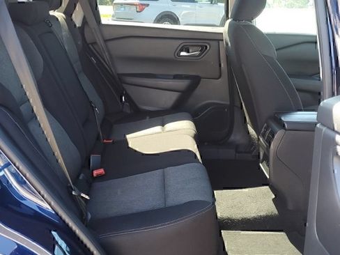 Used 2025 Nissan Rogue SV FWD image 28