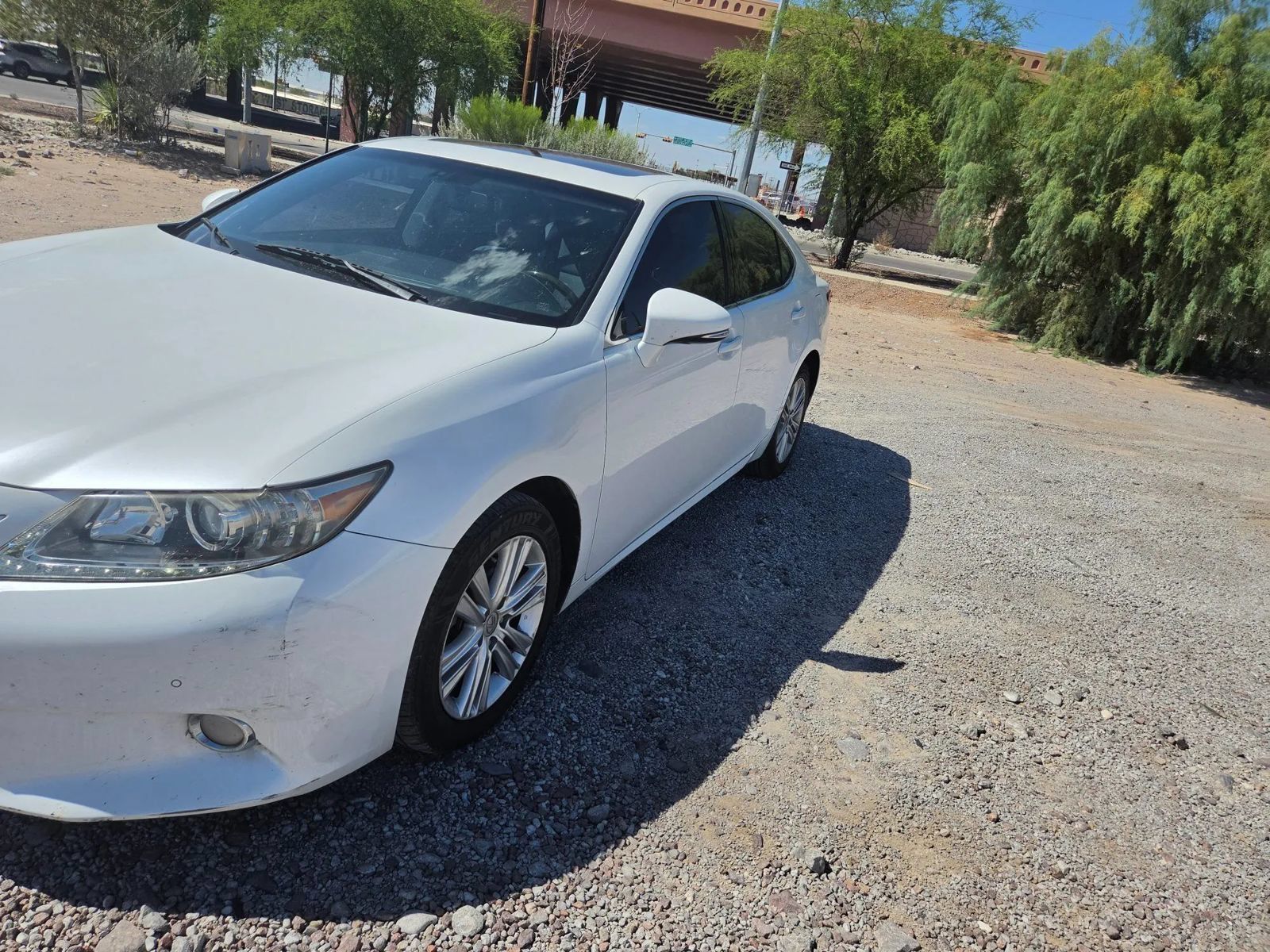 Used 2014 Lexus ES 350 w/ Premium Package FWD image 2
