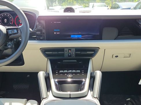 New 2026 Porsche Cayenne Coupe AWD/4WD image 22
