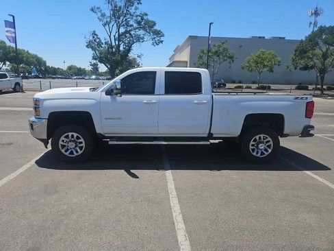 Used 2019 Chevrolet Silverado 2500 LT AWD/4WD image 5
