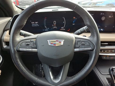 Used 2024 Cadillac XT4 Luxury w/ Cold Weather Package image 17