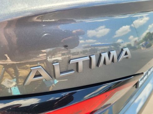 Used 2025 Nissan Altima 2.5 SV FWD image 26