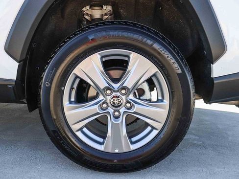 Used 2022 Toyota RAV4 XLE image 13