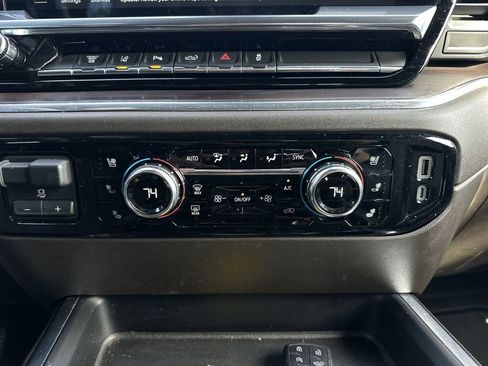 Used 2024 GMC Sierra 3500 SLT w/ SLT Premium Package image 23