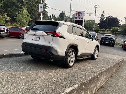 Certified 2020 Toyota RAV4 XLE w/ XLE Grade Weather Package AWD/4WD image 7