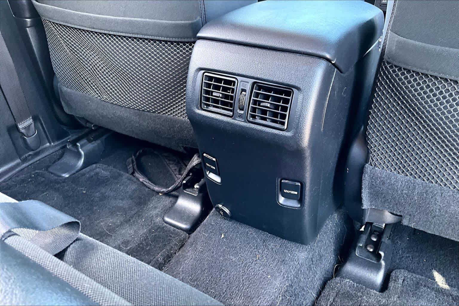 Used 2018 Toyota 4Runner SR5 AWD/4WD image 10