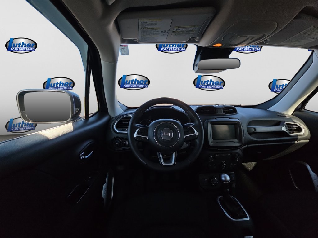 Used 2018 Jeep Renegade Latitude AWD/4WD image 12