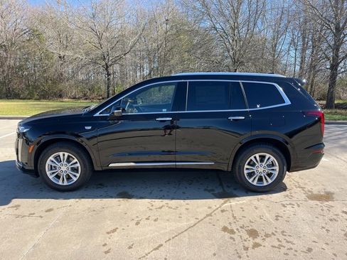 New 2025 Cadillac XT6 Luxury image 2