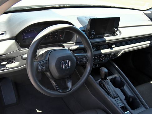 Used 2023 Honda Accord EX image 14
