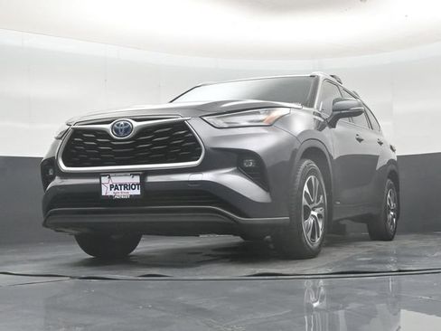 Used 2023 Toyota Highlander XLE AWD/4WD image 54