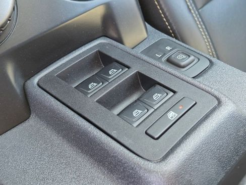 Used 2025 Ford Bronco Badlands AWD/4WD image 33