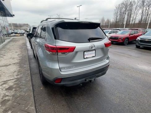 Used 2018 Toyota Highlander XLE image 6