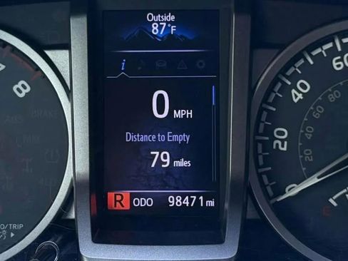 Used 2018 Toyota Tacoma SR5 image 10