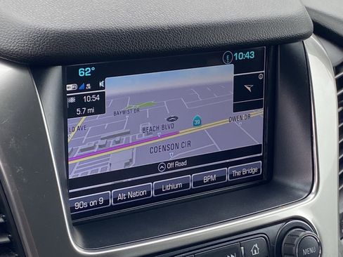 Used 2020 Chevrolet Suburban LT RWD image 6