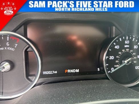 Used 2021 Ford Expedition XLT image 9