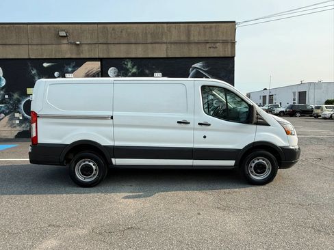 Used 2018 Ford Transit 250 130 Low Roof RWD image 19