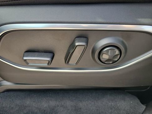 New 2026 Jeep Grand Wagoneer L Limited AWD/4WD image 17