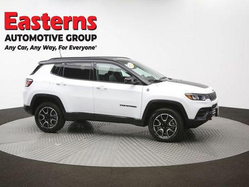 Used 2024 Jeep Compass Trailhawk AWD/4WD image 46