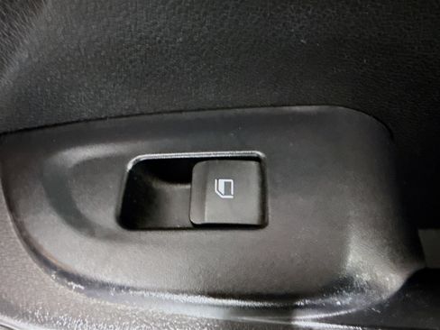 Used 2023 Hyundai Venue SEL w/ Cargo Package image 30