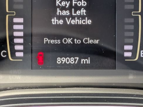 Used 2019 Jeep Cherokee Latitude Plus FWD image 25