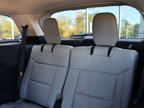 Used 2026 Ford Explorer Active w/ Active Comfort Package image 21