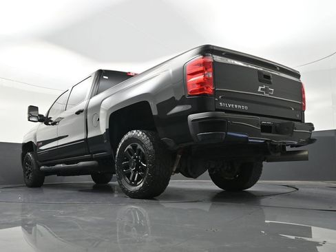 Used 2017 Chevrolet Silverado 2500 LT w/ Midnight Edition AWD/4WD image 27