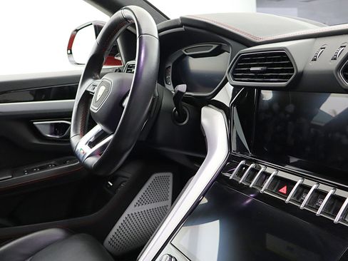 Used 2020 Lamborghini Urus AWD/4WD image 35