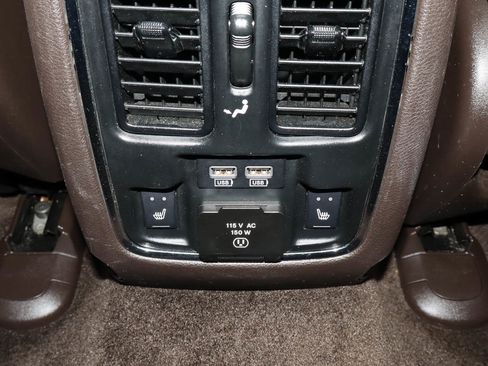 Used 2019 Jeep Grand Cherokee Overland AWD/4WD image 22
