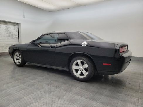 Used 2013 Dodge Challenger SXT image 3