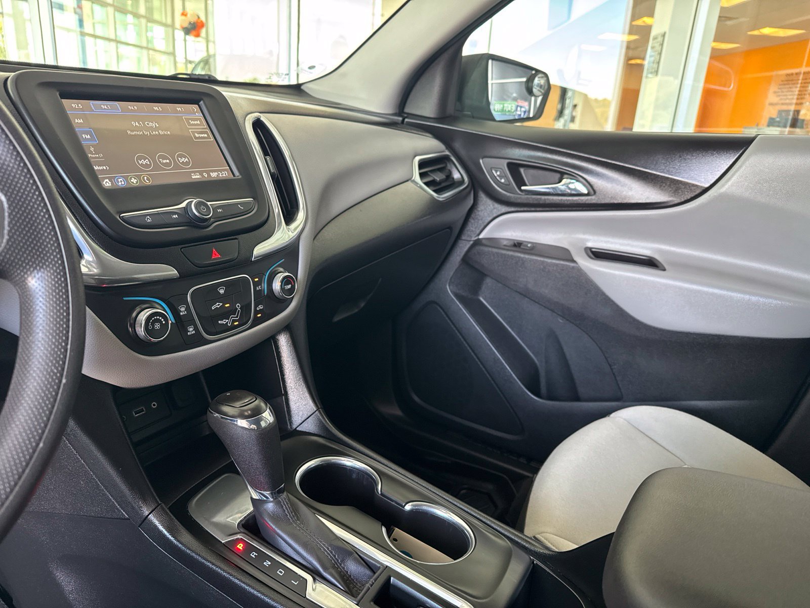 Used 2019 Chevrolet Equinox LS w/ LS Convenience Package FWD image 27
