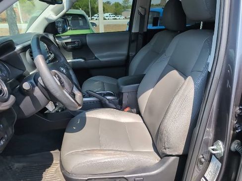 Used 2021 Toyota Tacoma SR5 image 9
