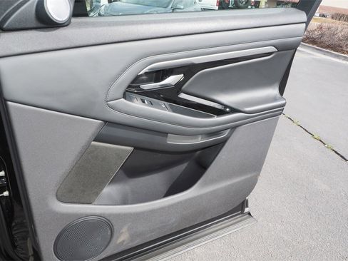 Used 2022 Land Rover Range Rover Evoque R-Dynamic SE image 22