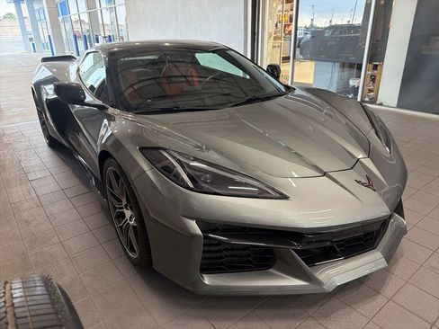 Used 2023 Chevrolet Corvette Z06 image 1