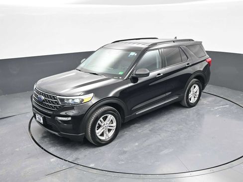 Used 2023 Ford Explorer XLT w/ Equipment Group 202A image 28