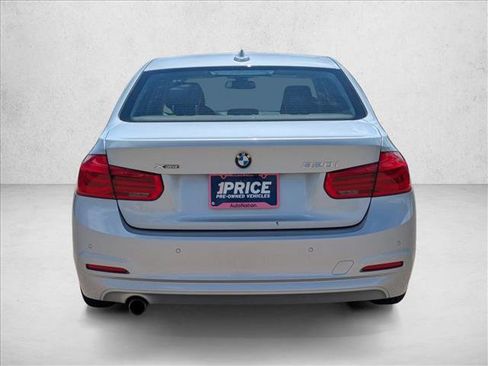 Used 2017 BMW 320i xDrive Sedan AWD/4WD image 7