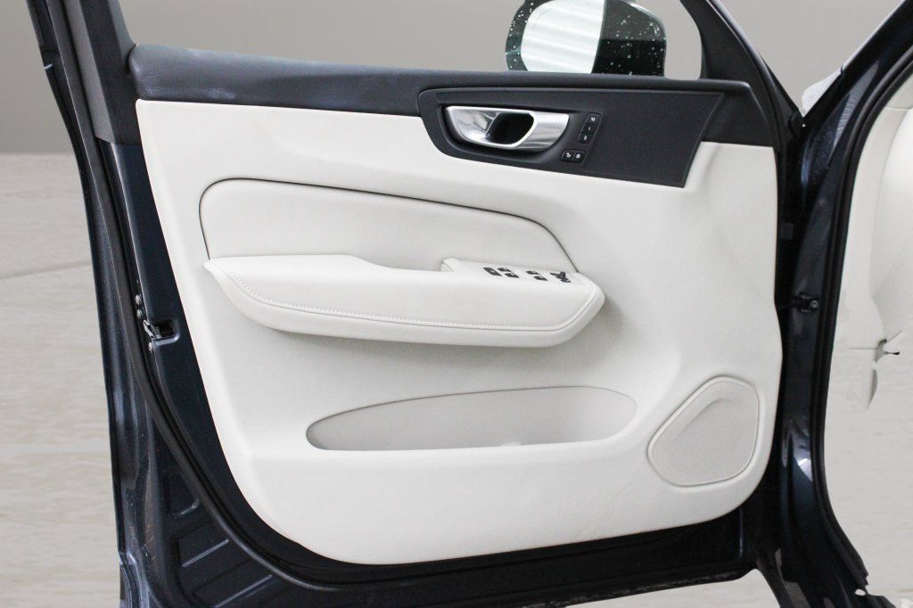 Used 2024 Volvo XC60 B5 Core w/ Protection Package Premier AWD/4WD image 16