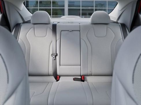 New 2025 Hyundai Elantra Limited image 19